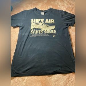 Nike Women’s Graphic T-shirt